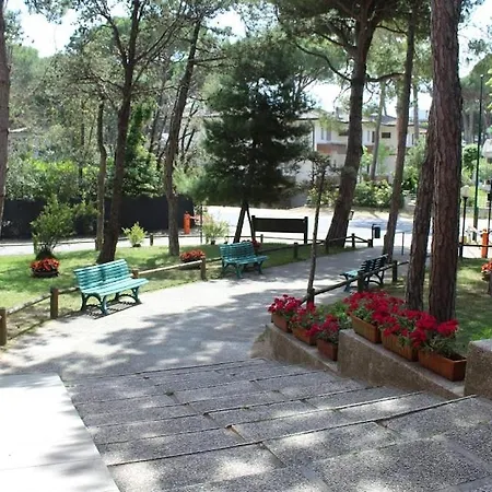 Due Torri Al 9 Piano Con Splendida Vista Mare Apartamento